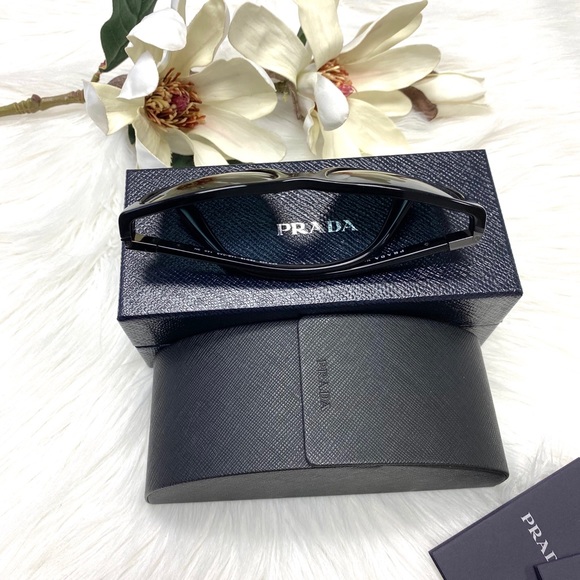 🕶😎 PRADA Sunglasses 😎🕶 - Picture 10 of 15